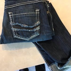 Buckle cropped jeans
